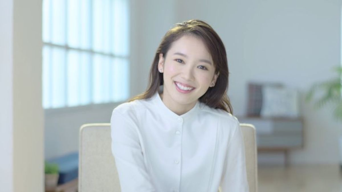 飯豊まりえ